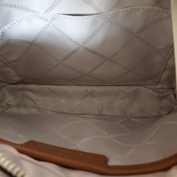 MK LG EW Crossbody-EUC - Picture 2 of 4